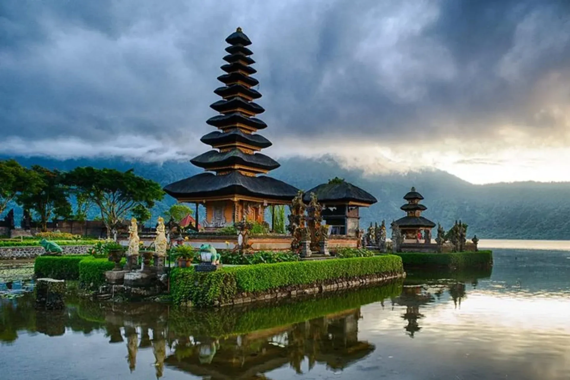 Tanah Lot